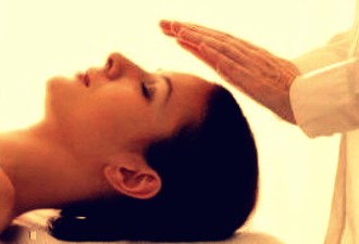 Reiki Healing: A Hands-Off Treatment