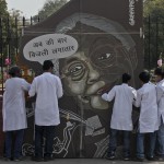 Greenpeace Activists Question Shiela Dixit’s Power Strategy At Vidhan Sabha In Delhi